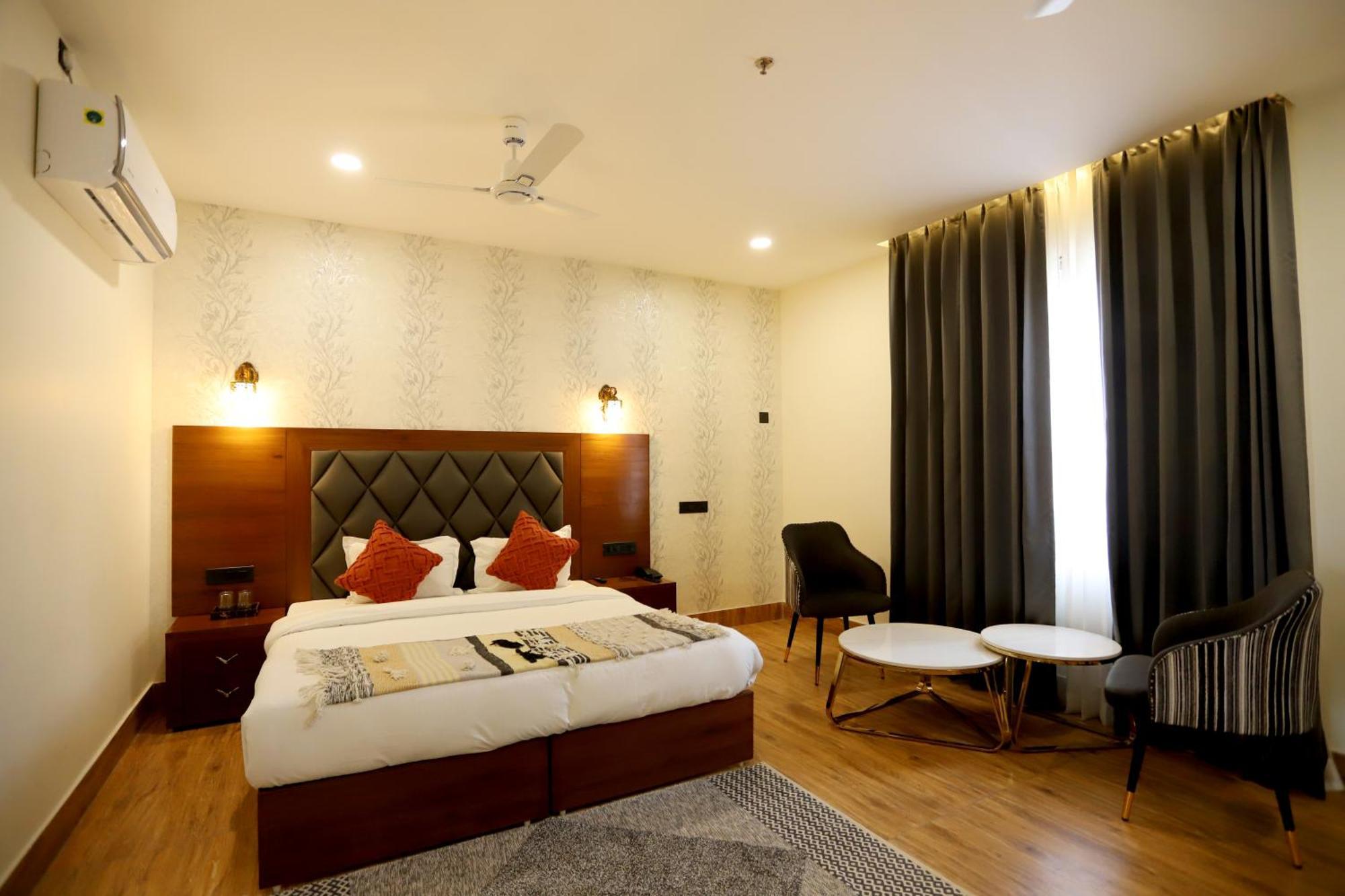 Hotel Dhingra Inn Rewāri Exterior photo